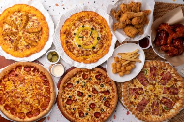 kızarmış tavuk, tavuk, baharat, Kore tavuğu, Kore mutfağı, pizza, patates, pizza, pepperoni, zengin altın, pastırma, ısırık, kombinasyon, yemek, tavuk, et, yemek, sos, tabak, kanat, domuz, akşam yemeği