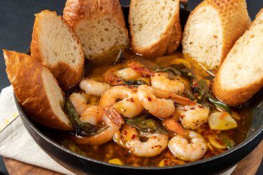 Domuz eti, domuz eti, domuz pirzolası, kaburga, domuz eti, ön bacak, karides, kızarmış domuz, beslenme çantası, domuz kaburgası, yemek, açık büfe, meyve, restoran, salata, mutfak.,