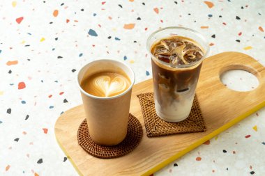 Cafe, latte, akçaağaç, vanilya, fındık, americano, buz, soğuk bira, matcha latte, ade, greyfurt, limon, siyah şeker latte, çikolata, şişe, sütlü çay, kaya peynirli panini, kahve, bardak, içki