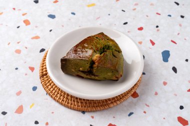 Melow, limonlu kurabiyeler, fesleğenli çörekler, kiraz, vanilyalı, soğuk bira, mantar peyniri, mugwort pound, kek, dondurma, latte, kafe, içecek, yiyecek, et, et, tabak, yemek, akşam yemeği, domuz eti.