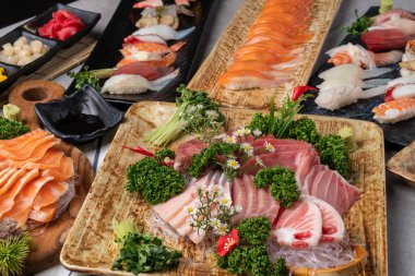 Flatfish, sushi, somon balığı, saşimi, karides, ton balığı ve Japonca, yemek, yemek, gurme, peynir, balık, tabak, taze, mutfak, sağlıklı pizza, çerez, suşi, akşam yemeği, salata, aperatif, lezzetli