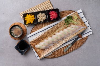 Flatfish, sushi, somon balığı, saşimi, karides, ton balığı ve Japonca, yemek, yemek, gurme, peynir, balık, tabak, taze, mutfak, sağlıklı pizza, çerez, suşi, akşam yemeği, salata, aperatif, lezzetli