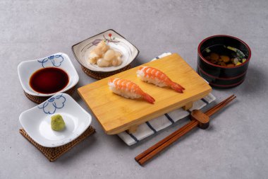 Flatfish, sushi, somon, fish, sashimi, shrimp, tuna, Japanese, big shrimp, fried, taco, fin, fried tofu, fly fish roe, eel, beef, bulgogi, egg, sea bream, food, cheese, meal, meat,