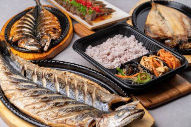 Balık, ızgara uskumru, Im Yeonsoo, doğrudan ateş, web ayaklı ahtapot, uskumru, deniz ürünleri, mezeler, yiyecek, market, açık büfe, restoran, meyve, taze yemek, sağlıklı, salata, sebze, lezzetli, lezzetli