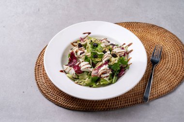 Muktae, bisküvi, deniz salyangozu, kızarmış tavuk, salata, ricotta peyniri, tatlı su karidesi, kızarmış yemek, gamba, noodle çorbası, yemek, yemek, yemek, akşam yemeği, pilav, et, mutfak, tabak, sebze, salata.,