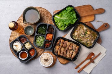Kore yemeği, domuz eti, ızgara, galbi, baharat, galbitang, meze, yemek, yemek, yemek, yemek, restoran, et, sebze, yemek, lezzetli, mutfak, tabak, sağlıklı, öğle yemeği, gurme, açık büfe,