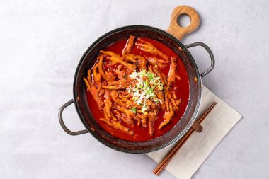 Kore yemeği, pollack, haşlanmış pollack, vatoz, çorba, tavuk ayağı, et gözlemesi, domuz derisi, ızgara, meze, ançüez, haşlanmış yumurta, fasulye filizi, patates.,