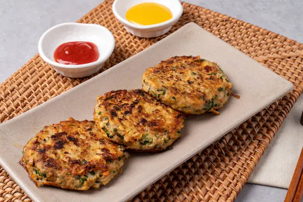 Kore yemeği, pollack, haşlanmış pollack, vatoz, çorba, tavuk ayağı, et gözlemesi, domuz derisi, ızgara, meze, ançüez, haşlanmış yumurta, fasulye filizi, patates.,