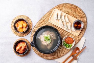 Kore yemeği, sığır eti, sundae çorbası, seolleongtang, Naju, gomtang, sığır eti, sundaeguk, domuz eti, meze, kimchi