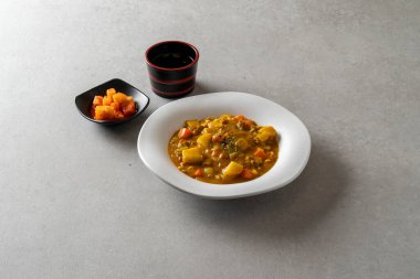 Domuz pirzolası, el yapımı, peynir, omlet pilavı, kimchi pilavı, karabuğday, balık pirzolası, udon balığı, balık keki, körili pilav, çiğnenmiş erişte.