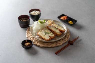 Domuz pirzolası, el yapımı, peynir, balık pirzolası, udon, körili pirinç, meze, karabuğday, domuz filetosu, sığır filetosu