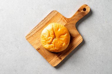 Ekmek, tereyağı, pretzel, panini, castella, krem şanti, yumurta turtası, kamp, incir, çörek, Earl Grey, sade, smore kurabiyesi, ekmek, kestane, limon, madeleine, tatlı fasulye ekmeği, americano, kahve.