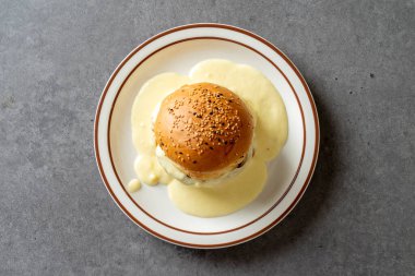 Hamburger, hamburger, ananas, sebze, sığır eti, kırmızı biber, domates, marul, ekmek