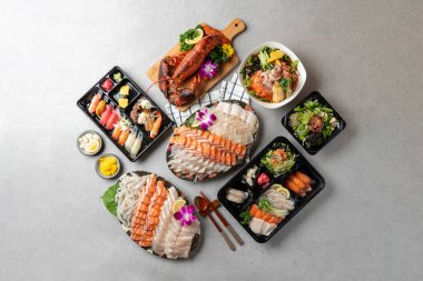 Japon yemeği, sashimi, sushi, yassı balık, somon, ıstakoz, buharda pişmiş, soğuk çiğ balık, kaya balığı, podari, sekko-si,