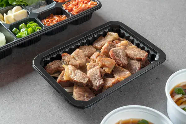 Korean food, pork belly, grilled pork, bulgogi, seasoning, soft tofu, beef tartare bibimbap, seaweed soup, lunch box, soybean paste stew, kimchi stew, cold noodles