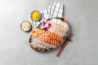 Japon yemeği, sashimi, sushi, yassı balık, somon, ıstakoz, buharda pişmiş, soğuk çiğ balık, kaya balığı, podari, sekko-si,
