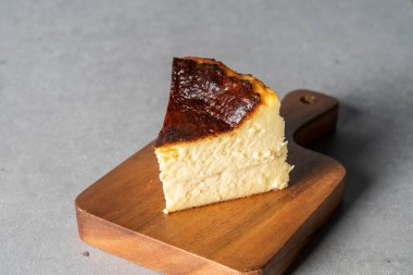 Patates, pastırma, panini, karides, salata, jambon, peynir, ciabata, yumurtalı tart, kek, hamburger, biftek, buz, latte, limon,,