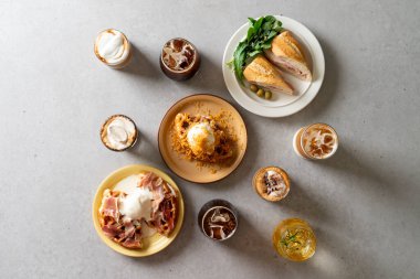 Sarı, Fruta, Cafe, Latte, Choco, Cplash, Sonerty, Daring, Jambong Bor, Harmon, Croiffle, Croissant, Waffle, Americhino, Coffee, Brown Cheese, Ice Cream