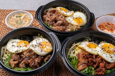 Kore yemeği, bulgogi, bibibimbap, sığır eti, sebze, yumurta, meze, kimçi, kızarmış tofu, kırmızı biber ezmesi.