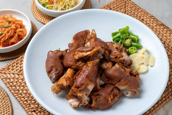 Kore yemeği, şakacı, oryantal ilaç, domuz eti, haşlanmış domuz eti, soğuk sebze, maeyang, tepsi, erişte, mini, yeşil soğanlı gözleme, mung fasulyeli gözleme, kırmızı biberli gözleme, yan yemek, tuzlu karides.