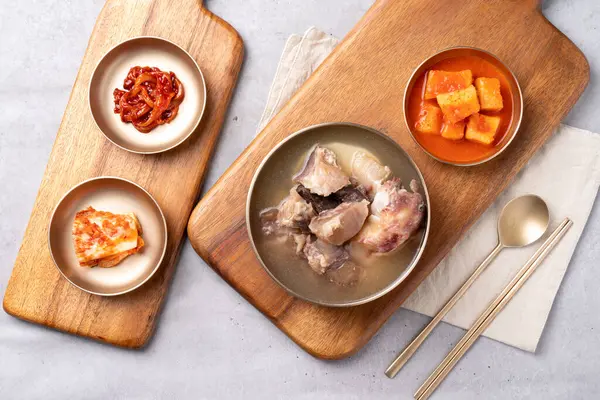 stock image Korean food, Korean beef, gomtang, beef camouflage, crucible soup, boiled pork, beef tail, steamed, soup, side dishes, salted squid, kkakdugi,