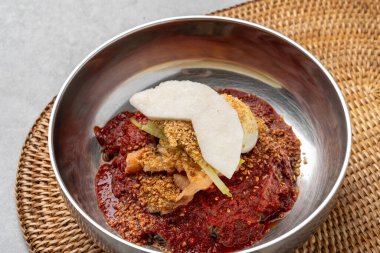 Kore yemeği, Pyongyang, hamur köftesi, soğuk karabuğday eriştesi, bibim, Kaesong, kömür ocağı, ızgara, baharatlı, domuz eti ve kral hamur köftesi.