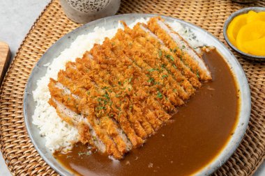 Domuz pirzolası, donkatsu, mini, udon, peynir pirzolası, yumikatsu, tomahawk, katsu, köri, soba, set, Japonca, sos,