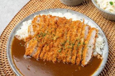 Domuz pirzolası, donkatsu, mini, udon, peynir pirzolası, yumikatsu, tomahawk, katsu, köri, soba, set, Japonca, sos,