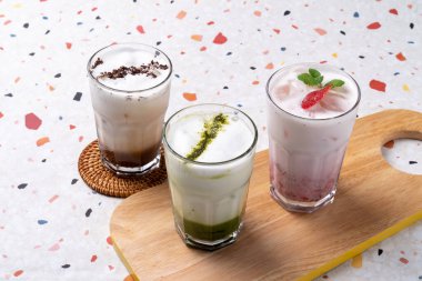 Vanilya, kibrit, çikolata, siyah susam, kırmızı kadife, şifon, kek, bitkisel çay, limon, greyfurt, moda meyvesi, süt çayı, patates ekmeği, tatlı patates ekmeği, smoothie, çilek