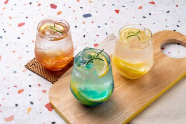 Tavuk göğsü, salata, pizza, gorgonzola, margarita, kulüp, sandviç, dil balığı, waffle, kruvasan, patates, kızarmış at, greyfurt, limon, yabanmersini, latte, americano, çikolata, el yapımı.