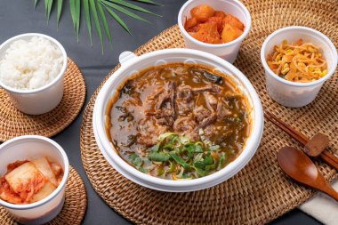 Kore yemeği, Kore bifteği, sığır sashimi, Handon, sığır sashimi, çiğ domuz eti, kömür ateşi, baharat, kaburga, meze, galbitang, pirinç, kimçi biberi, sarımsak, turp filizi, marul