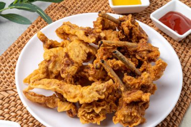 Kızarmış, tavuk, baharat, ördek, yarısı kızarmış, tavuk, Kore, hardal, sos, turp, soya sosu, sarımsak.,