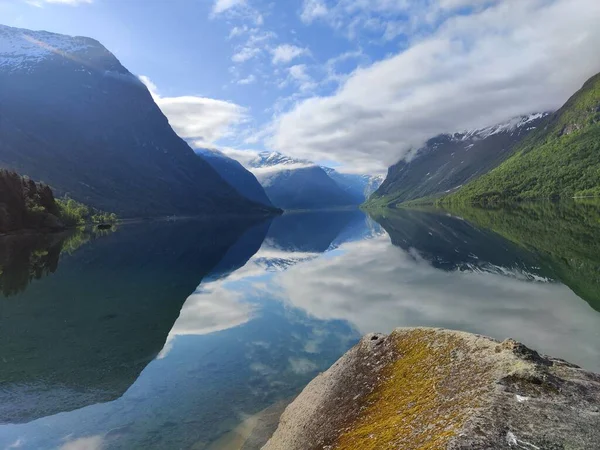 Lake Lovatnet Windless Clear Weather Norway — Foto Stock