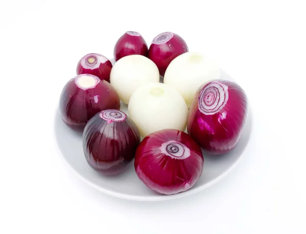 Peeled Whole Fresh Onion Shallot White Plate Isolated White Background — Stock Photo, Image