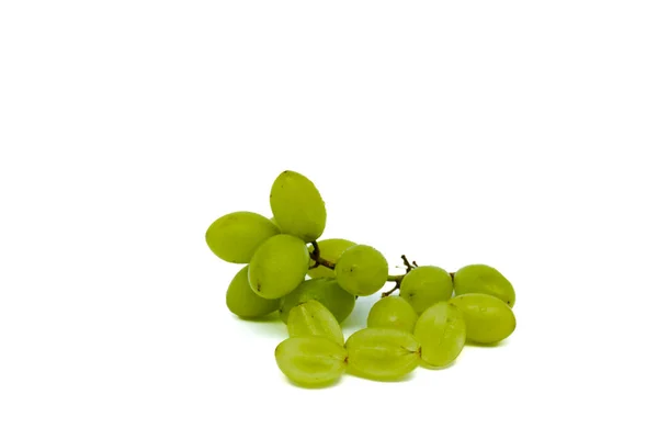 Beyaz Arka Planda Dilimlenmiş Yeşil Üzümler Boşluğu Kopyala — Stok fotoğraf