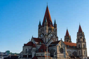 Assisi Kilisesi (Kirche zum Heiligen Franz von Assisi) Avusturya 'nın başkenti Viyana' da bulunan bir kilisedir. 1898 ve 1910 yılları arasında inşa edilmiş..