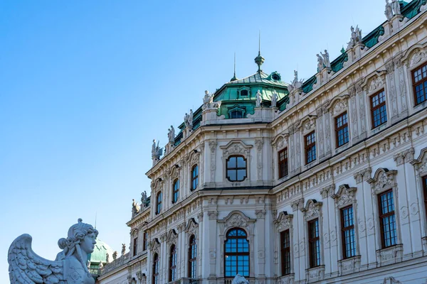 Pałac Belvedere Rzeźbą Sfinksa Wiedniu Austria — Zdjęcie stockowe