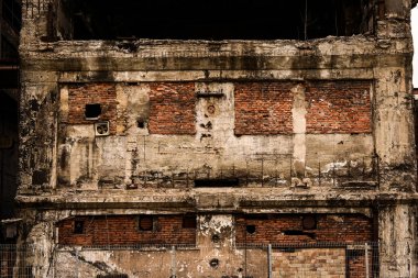 Doln Vtkovice Ostrava, Angkor Wat, Kamboçya 'da terk edilmiş eski bir bina.