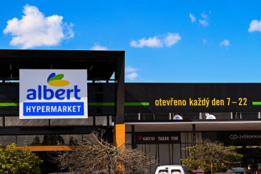 Çek Cumhuriyeti, Olomouc, 2023 / 05 / 30 - Alışveriş merkezi Albert