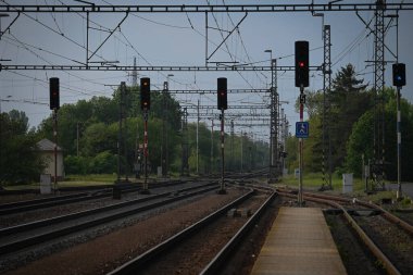 Sabah tren istasyonunda.