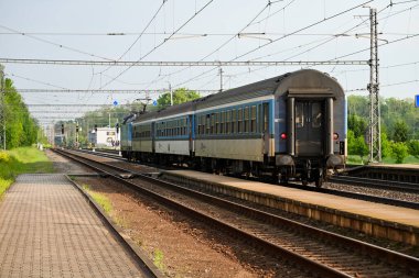 Çek Cumhuriyeti, Grygov, 2023 / 05 / 28 Tren istasyondan ayrılıyor