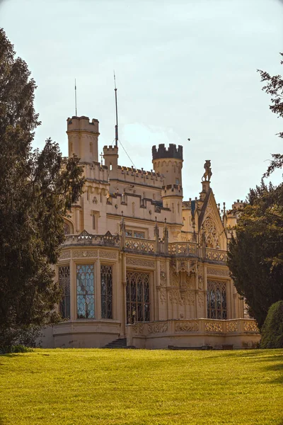 Şehirdeki eski şato.