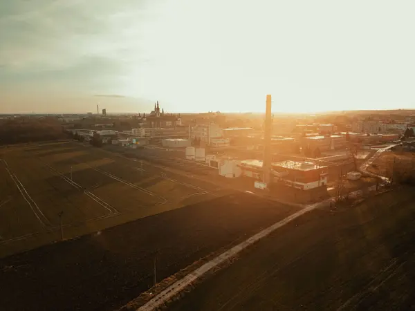 Çek Cumhuriyeti, Olomouc, 2023 / 12 / 27, sonbaharda fabrikanın hava manzarası.