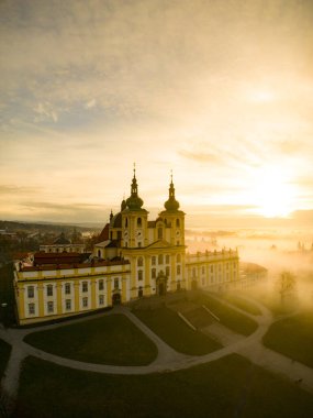 Eski kaledeki kuleden güzel gün batımı manzarası