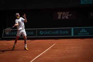 Çek Cumhuriyeti, Prostejov, 2024 / 06 / 08 profesyonel tenis oyuncusu iş başında, tenis maçı, kil maçı, atp, tenis