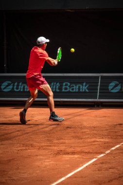 Çek Cumhuriyeti, Prostjov, 2024 / 06 / 08 profesyonel tenis oyuncusu iş başında, tenis maçı, kil maçı, atp, tenis