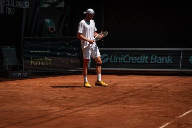 Çek Cumhuriyeti, Prostjov, 2024 / 06 / 08 profesyonel tenis oyuncusu iş başında, tenis maçı, kil maçı, atp, tenis
