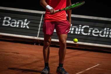 Çek Cumhuriyeti, Prostjov, 2024 / 06 / 08 profesyonel tenis oyuncusu iş başında, tenis maçı, kil maçı, atp, tenis