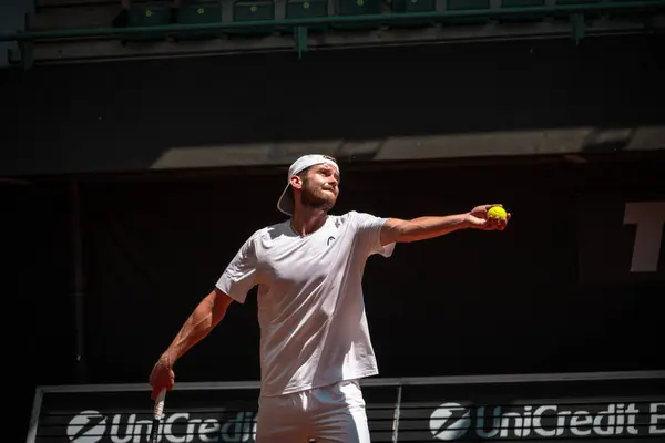Çek Cumhuriyeti, Prostjov, 2024 / 06 / 08 profesyonel tenis oyuncusu iş başında, tenis maçı, kil maçı, atp, tenis
