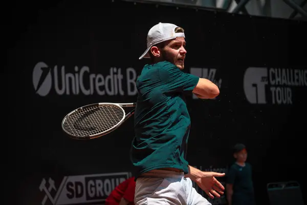 Çek Cumhuriyeti, Prostjov, 2024 / 06 / 08 profesyonel tenis oyuncusu iş başında, tenis maçı, kil maçı, atp, tenis